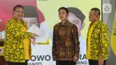 Gibran Rakabuming Raka menerima keputusan Rapimnas Golkar yang mengusulkannya menjadi calon wakil presiden pendamping Prabowo Subianto. (Liputan6.com/Angga Yuniar)
