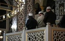 Bacaan Niat Sholat 5 Waktu Sendiri dan Berjamaah, Lengkap Disertai Artinya