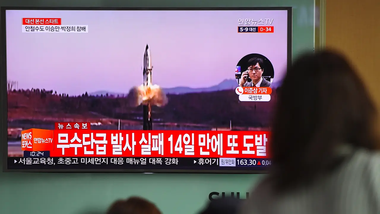 20170405-Korea Utara Tembakkan Rudal Tak Dikenal-AFP