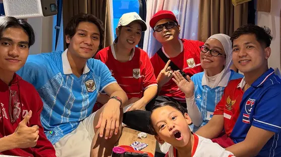 Lesti Kejora dan Rizky Billar Nonton Timnas Indonesia vs Thailand, Akui Tegang Banget