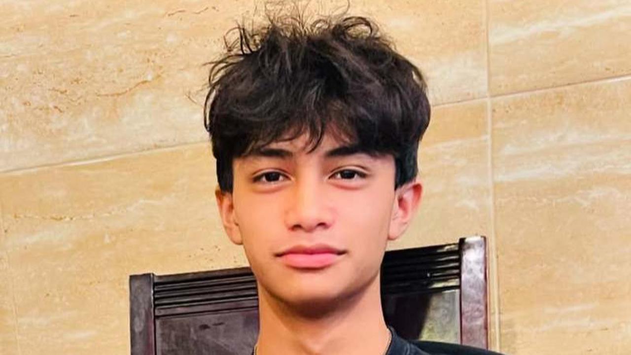Jarang Tersorot, 4 Potret Ganteng Zilian Alvaro Anak Bungsu Andy Rif yang Kini Sudah Genap Berusia 16 Tahun