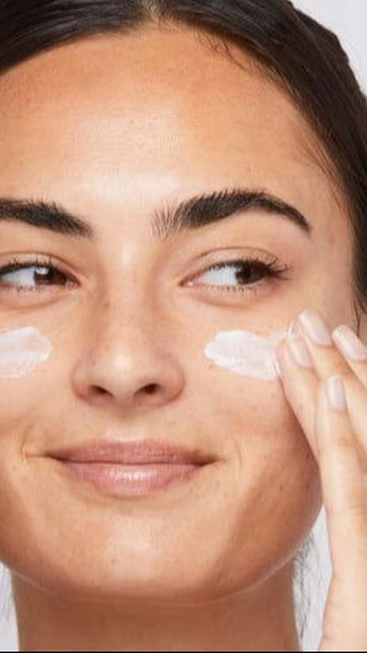 <b>Pilihlah Eye Cream yang Kaya akan Kandungan Pelembab</b>