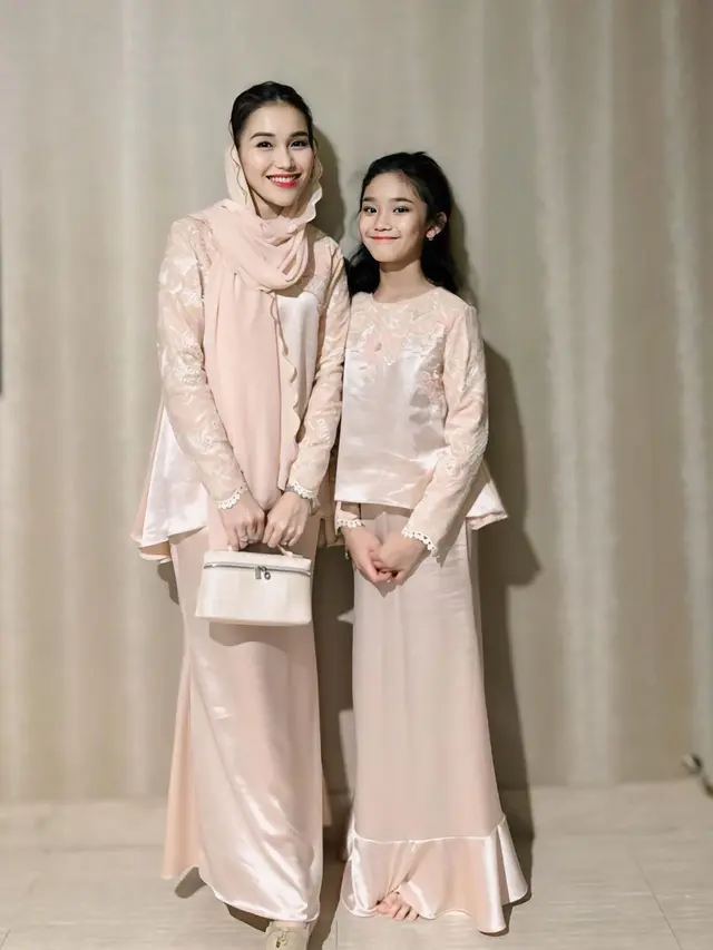 Warisi Kecantikan Sang Ibu, 6 Gaya Bilqis Anak Ayu Ting Ting yang Memasuki Usia Pra Remaja Dibalut Kebaya hingga Dress