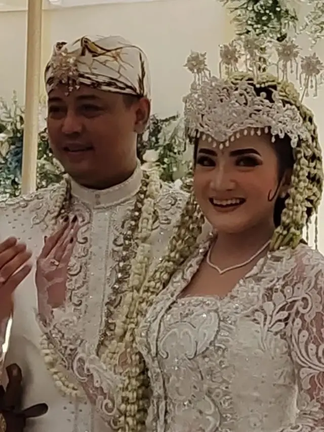 [Fimela] Pernikahan Kiki Amalia dan Agung Nugraha