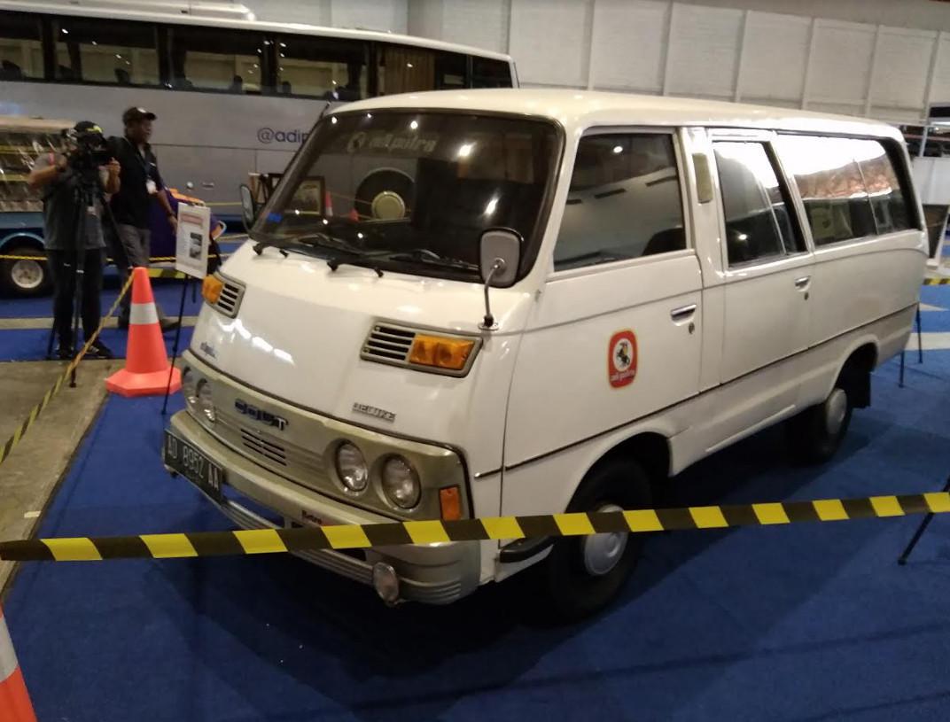 Melihat Deretan Angkutan Umum Jadul di Pameran Busworld - Berita Otosia.com
