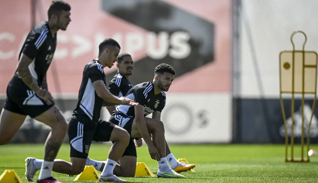 <p>Laga ini akan berlangsung di Estadio da Luz, Lisbon, 12 April 2023 pukul 02.00 WIB. (PATRICIA DE MELO MOREIRA/AFP)</p>
