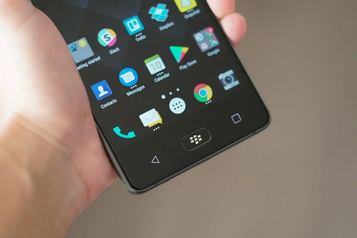 Tampilan layar BlackBerry Motion (Sumber: Twitter @crackberrykevin)