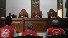 Pengadilan Negeri Jakarta Selatan menjatuhkan hukuman penjara seumur hidup kepada dua terdakwa perkara narkotika jenis ganja sejumlah 145 kilogram, Jakarta, Selasa (3/11/2015). (Liputan6.com/Yoppy Renato)
