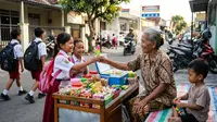 7 Ide Bisnis Pensiunan di Depan Rumah Sambil Momong Cucu, Ringan dan Minim Modal