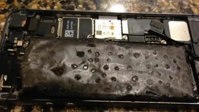 Aneh, iPhone 5S Tiba-tiba Saja Terbakar Tanpa Sebab! 