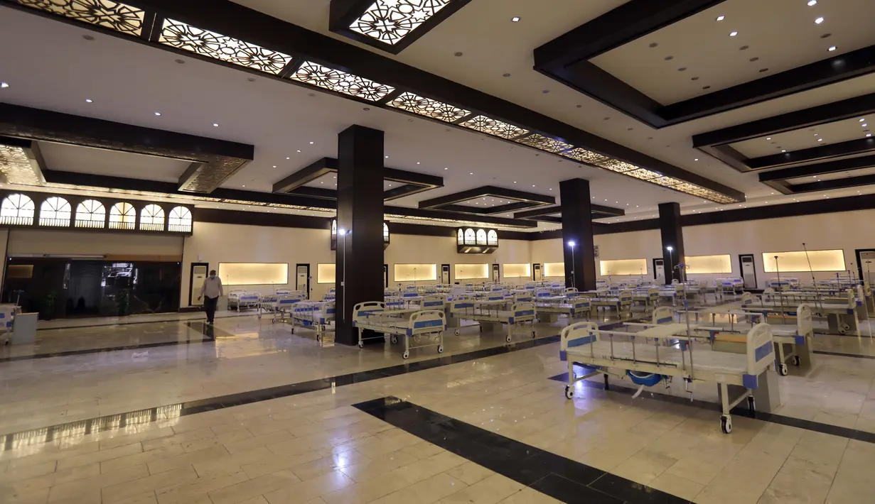 Aula Gedung Pameran Internasional Baghdad yang dialihfungsikan menjadi rumah sakit darurat, Baghdad, Irak, Senin (22/6/2020). Menteri Kesehatan Irak Hassan al-Tamimi mengatakan bahwa Irak sedang mendekati puncak infeksi COVID-19. (Xinhua)