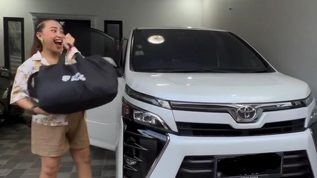Potret Garasi Sederhana Rumah Mpok Alpa, Suami Sebut Mobil Dijual Demi Pengobatan Istri