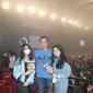 Agus Yudhoyono, Annisa Pohan, dan Aira Tampak Bahagia Saat Menonton Konser Tulus Tur Manusia 2023 di Jakarta