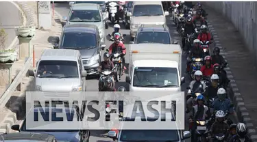 Setelah uji coba penghapusan 3 in 1 diperpanjang, Pemprov DKI Jakarta akan memberlakukan kebijakan baru. Jalur pelarangan sepeda motor akan diperpanjang hingga Bundaran Senayan, Jakarta Selatan.