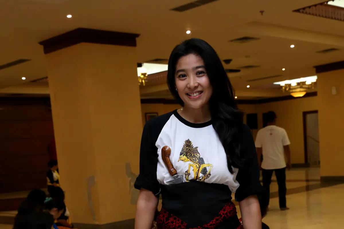 [Bintang] Olivia Zalianty