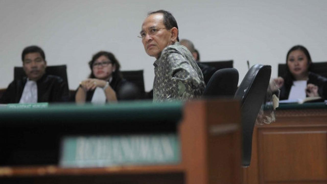 Protes dakwaan bocor, SDA bawa koran di persidangan