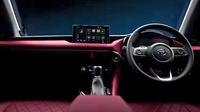 Toyota Thailand menunjukkan bagian interior dari All New Toyota Vios. Tampilan interior barunya terbilang mirip dengan Mazda. (YouTube/Toyota Motor Thailand)