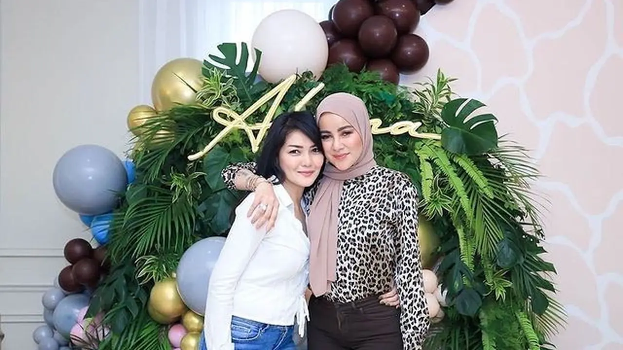 [Fimela] Olla Ramlan dan Melina Tian