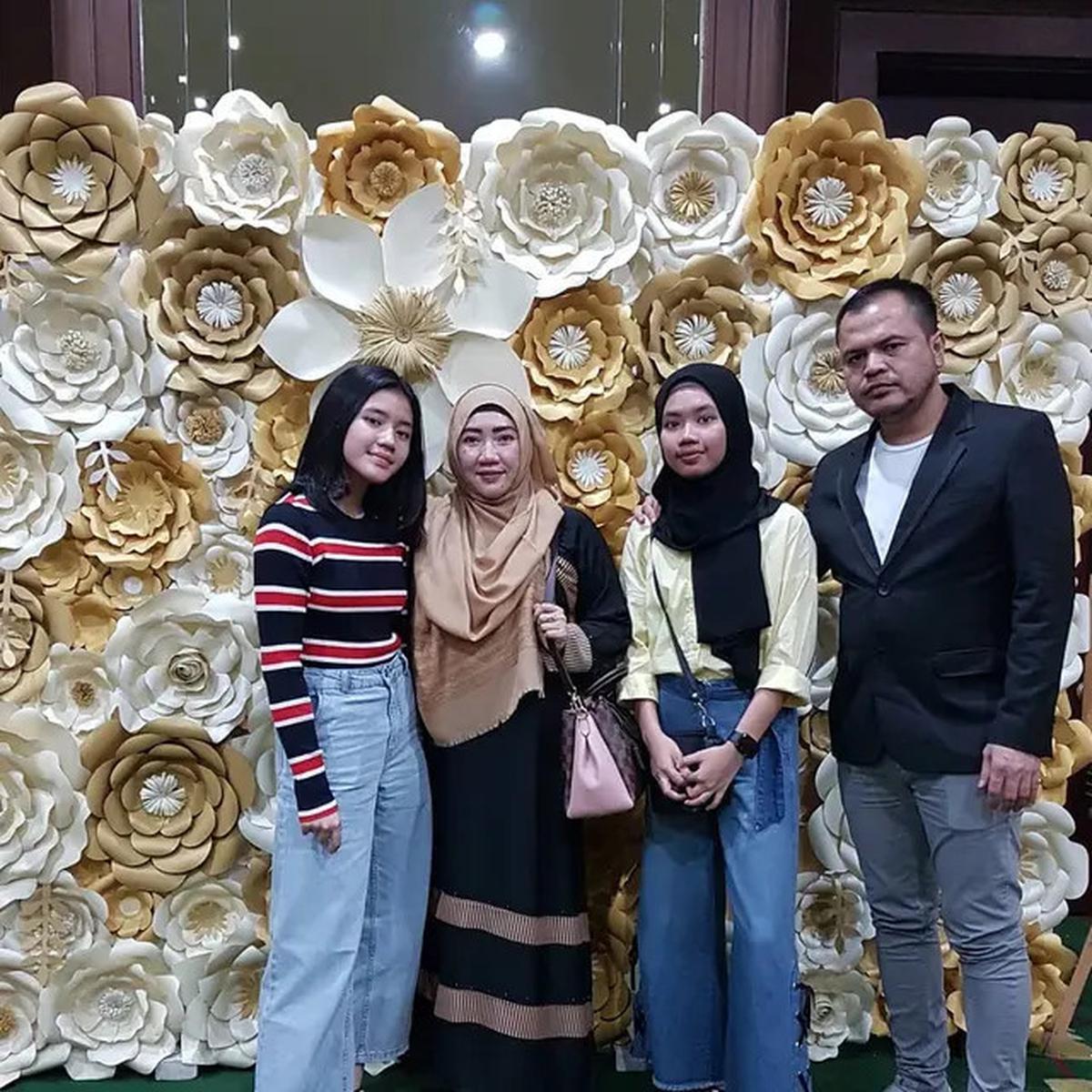 6 Potret Keluarga Haldy Sabri Sebelum Menikah dengan Irish Bella, Penuh Kehangatan