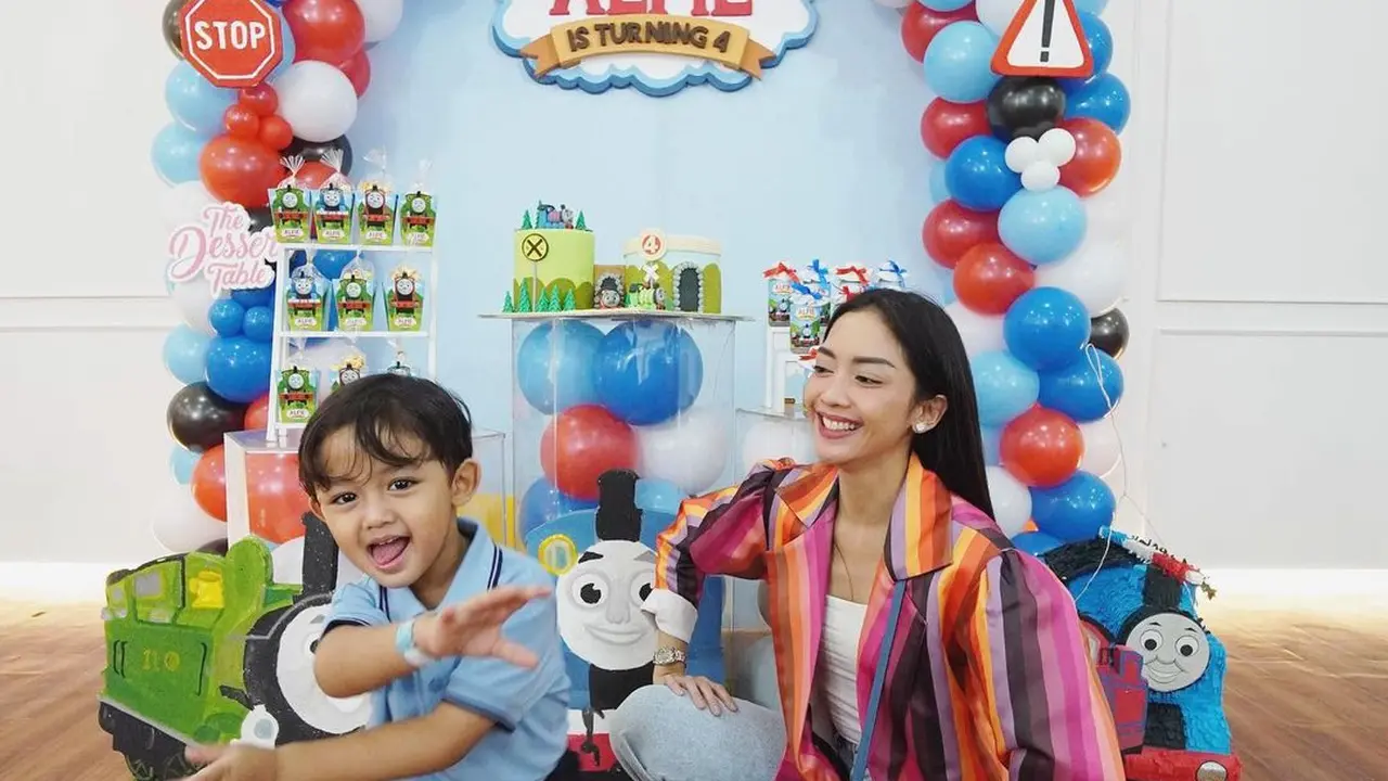 Ririn Dwi Ariyanti rayakan ulang tahun anak ketiga tanpa kehadiran Aldi Bragi