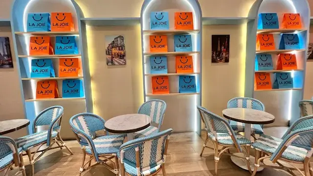 Interior La Joie Bakery Cafe