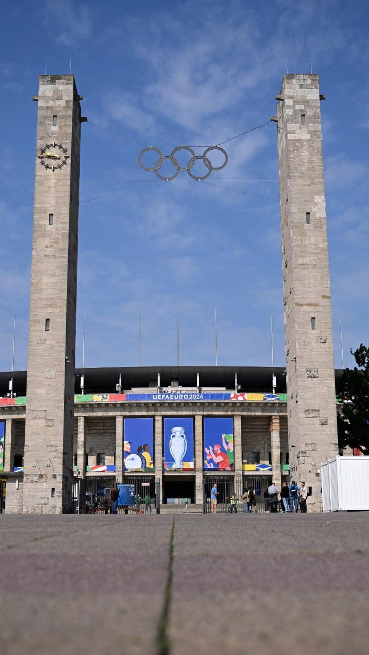 Olympiastadion Berlin merupakan stadion penuh sejarah di Jerman. Bangunan ini menjadi salah satu jejak kejayaan Adolf Hitler, pemimpin Jerman dari Partai Nazi, yang masih tersisa.&nbsp;Foto: REUTERS/Annegret Hilse