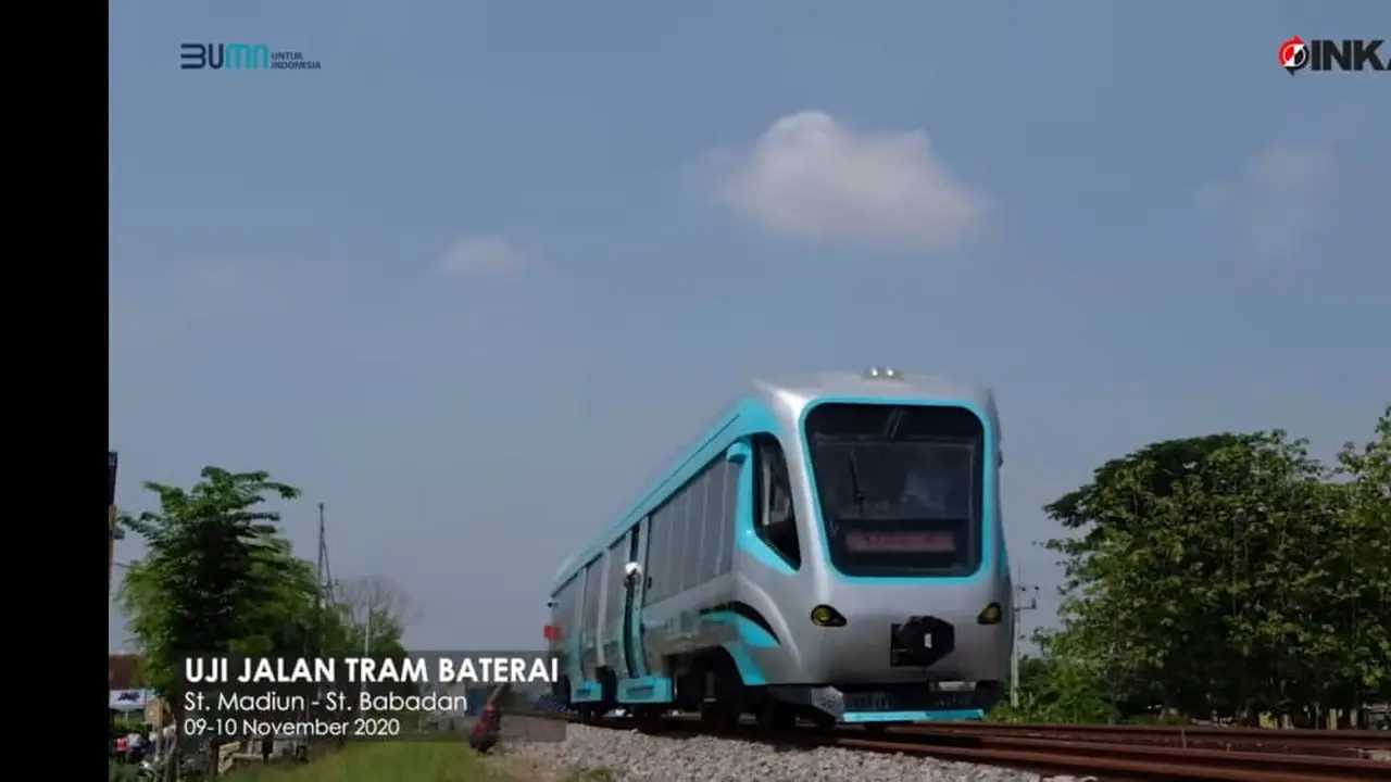 Tram Baterai (kereta ringan) buatan PT INKA (Persero)