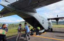 Bantuan buat Warga Gayo Lues Tiba di Bandara Blangkejeren Dibawa Unsur Udara TNI AL