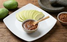 Resep Rujak Mangga Muda dengan Bumbu Pedas Manis, Cocok Buat yang Ngidam