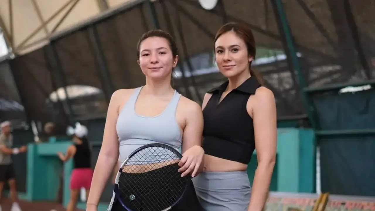 [Fimela] Wulan Guritno dan Shaloom Rezade