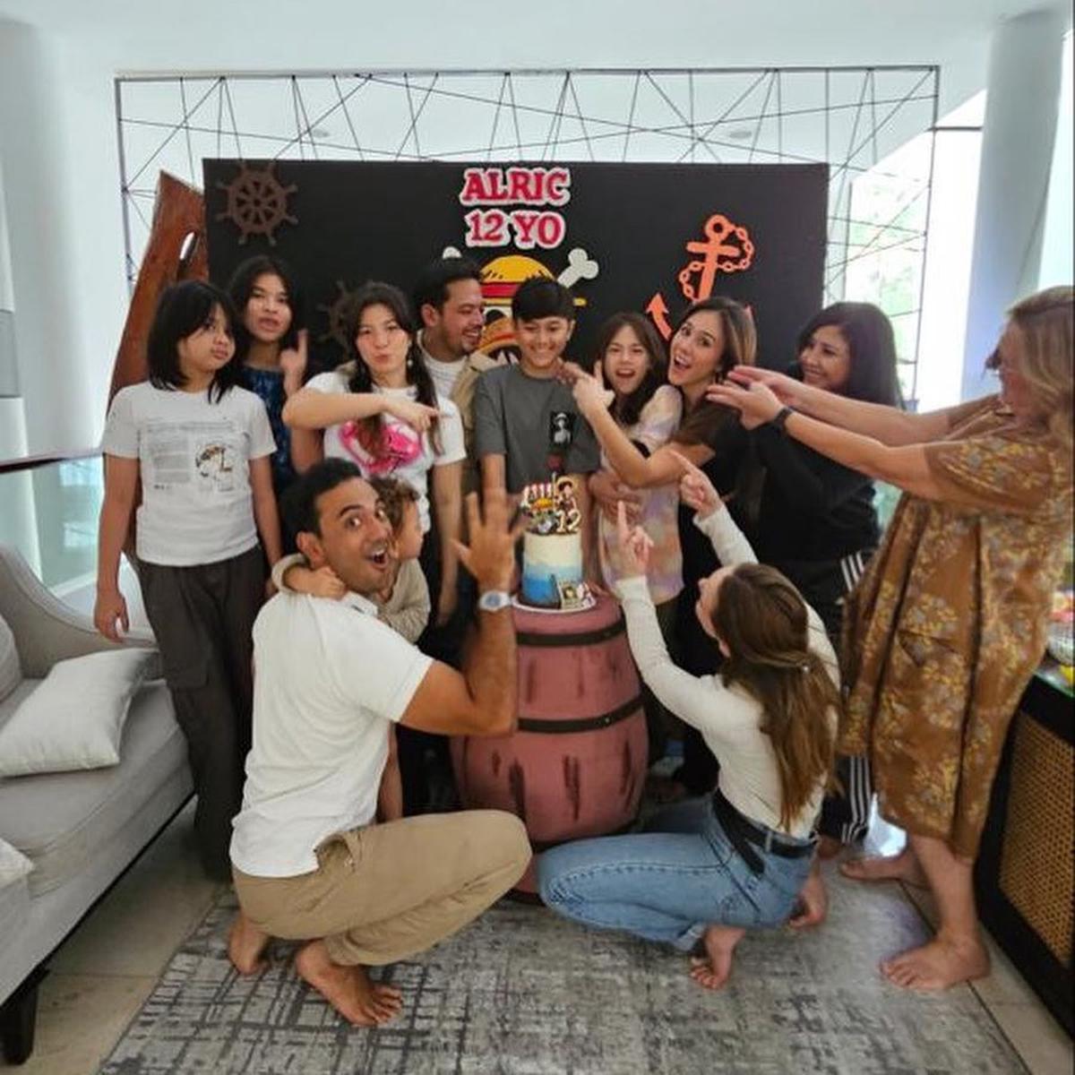 Ada Wulan Guritno dan Ario Bayu
