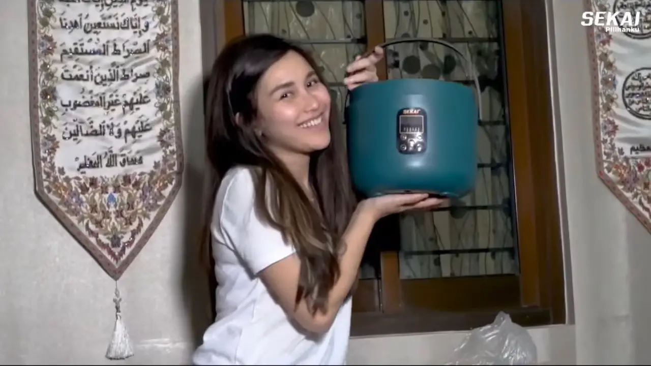 Ayu Ting Ting, Sarwendah, hingga Gisel menggunakan merek rice cooker yang sama. (IST/Dok. Sekai)