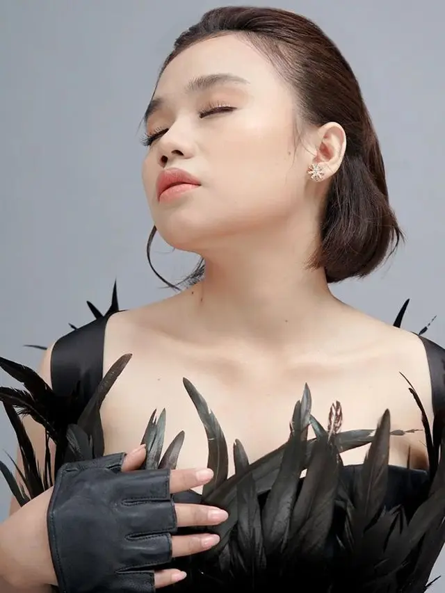 7 Pemotretan Terbaru Aulia DA Bertajuk The Queen of Darkness Ini Curi Perhatian