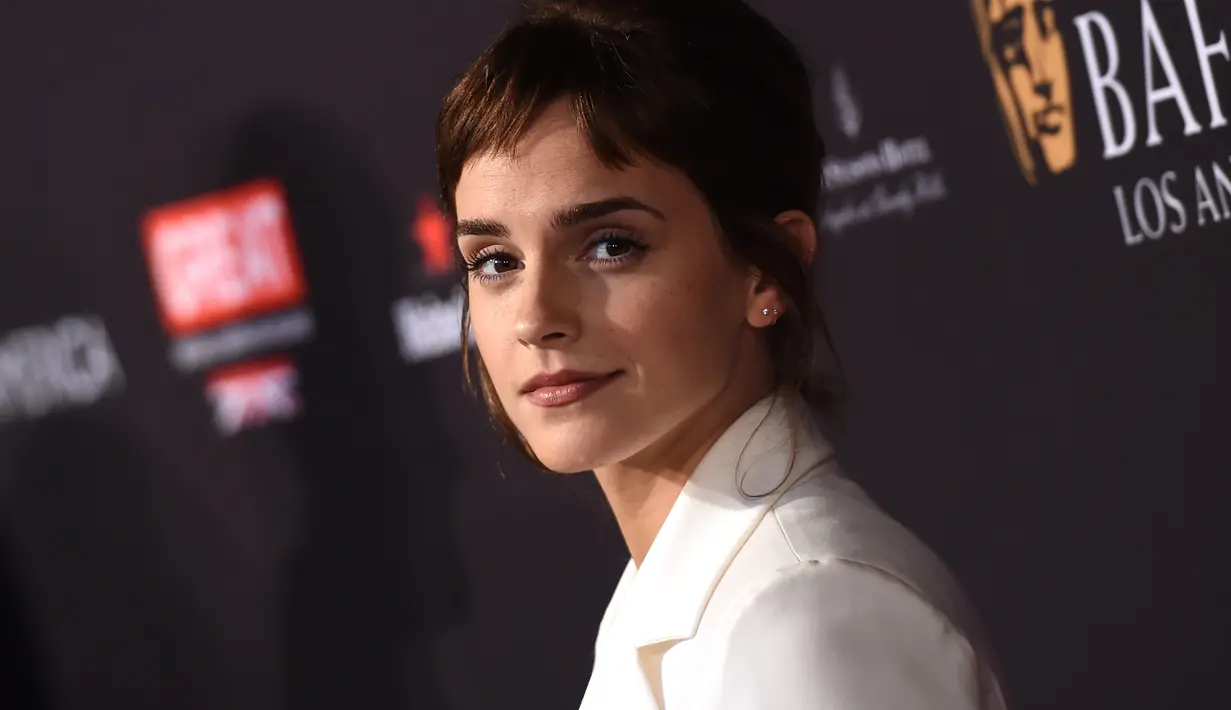 Dilansir dari businessinsider, Emma Watson ingin memiliki kehidupannya sendiri. Membiarkan orang-orang melakukan selfie dengannya sama saja dengan terus bekerja. (CHRIS DELMAS / AFP)
