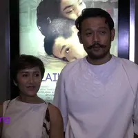Demi mendalami peran autis, Dwi Sasono mencari tau seperti karakter autis pada umumnya ke seorang psikolog. Sang istri, Widi Mulya sangat mendukung apapun yang menjadi pilihan sang suami.