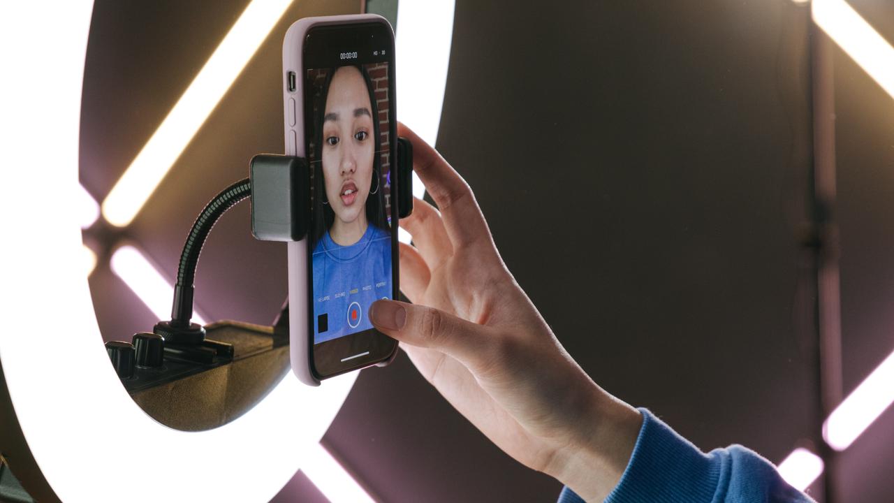 Ilustrasi Influencer