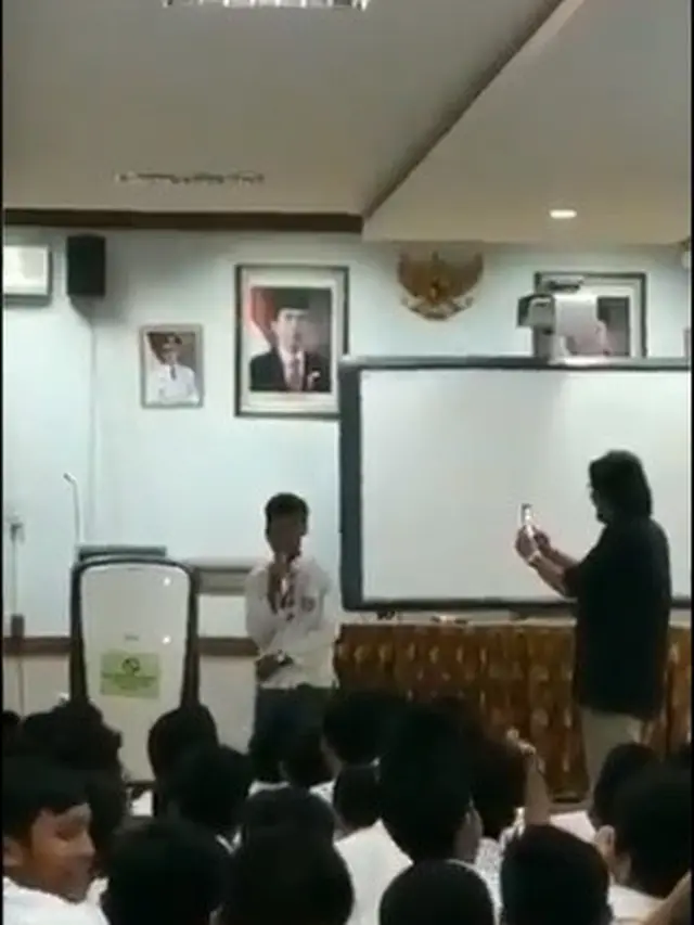 siswa SMA punya suara mirip Jokowi