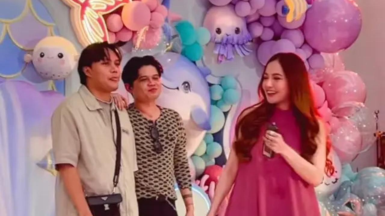 10 Potret Mahalini Pakai Mini Dress Pink di Ultah Azura, Diduga Hamil