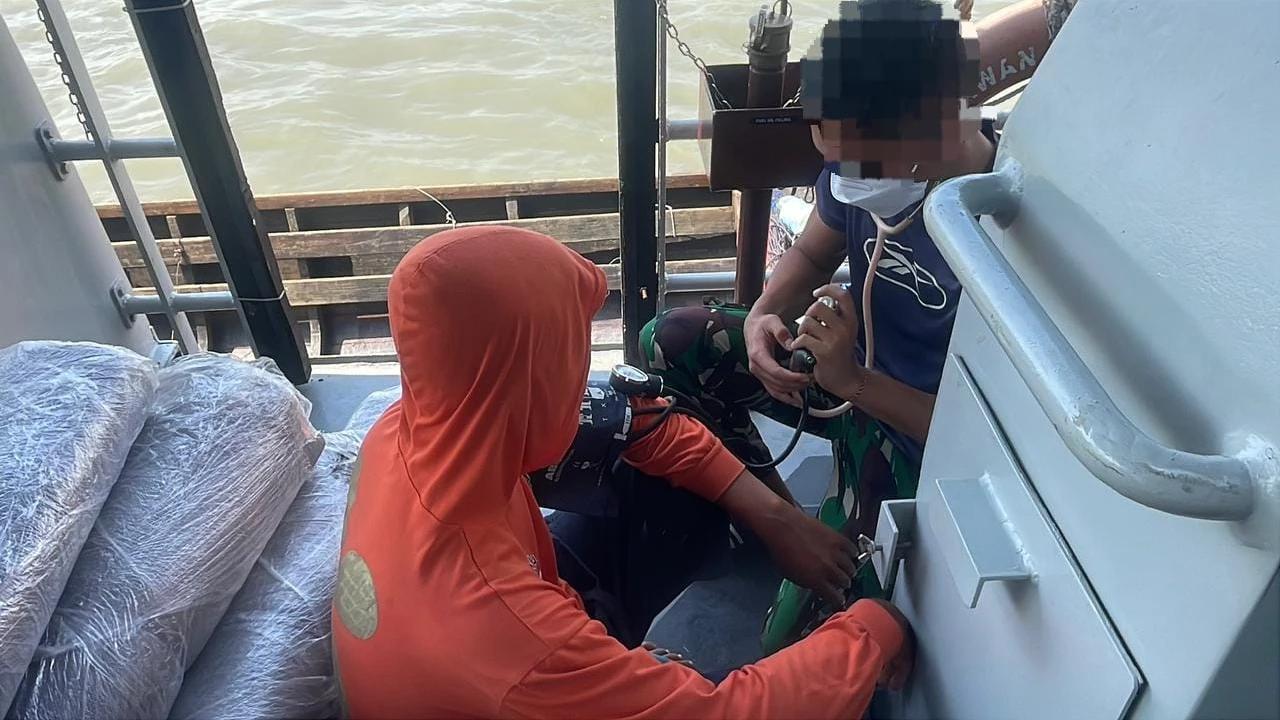 TNI AL Gagalkan Penyelundupan Barang Ilegal di Perairan Pulau Sanglar Karimun, Ratusan Ribu Rokok Disita