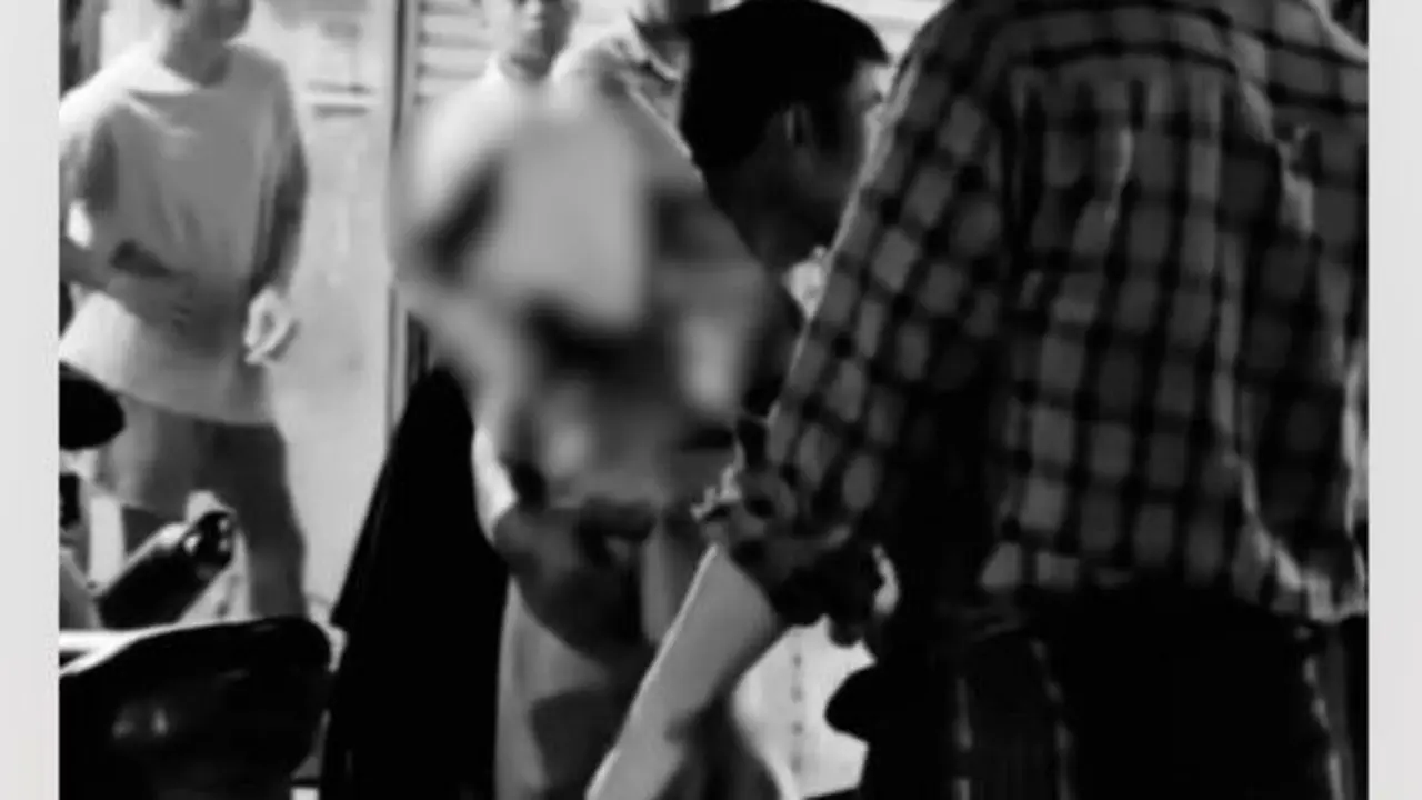 Video viral pria babak belur yang dikira korban begal di Tomang, Jakarta Barat. (Dok. tangkapan layar Instagram @lbj_jakarta)