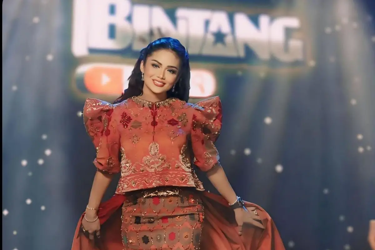 Krisdayanti Tampil Memesona dengan Kebaya Tradisional (Instagram/@krisdayantilemos)