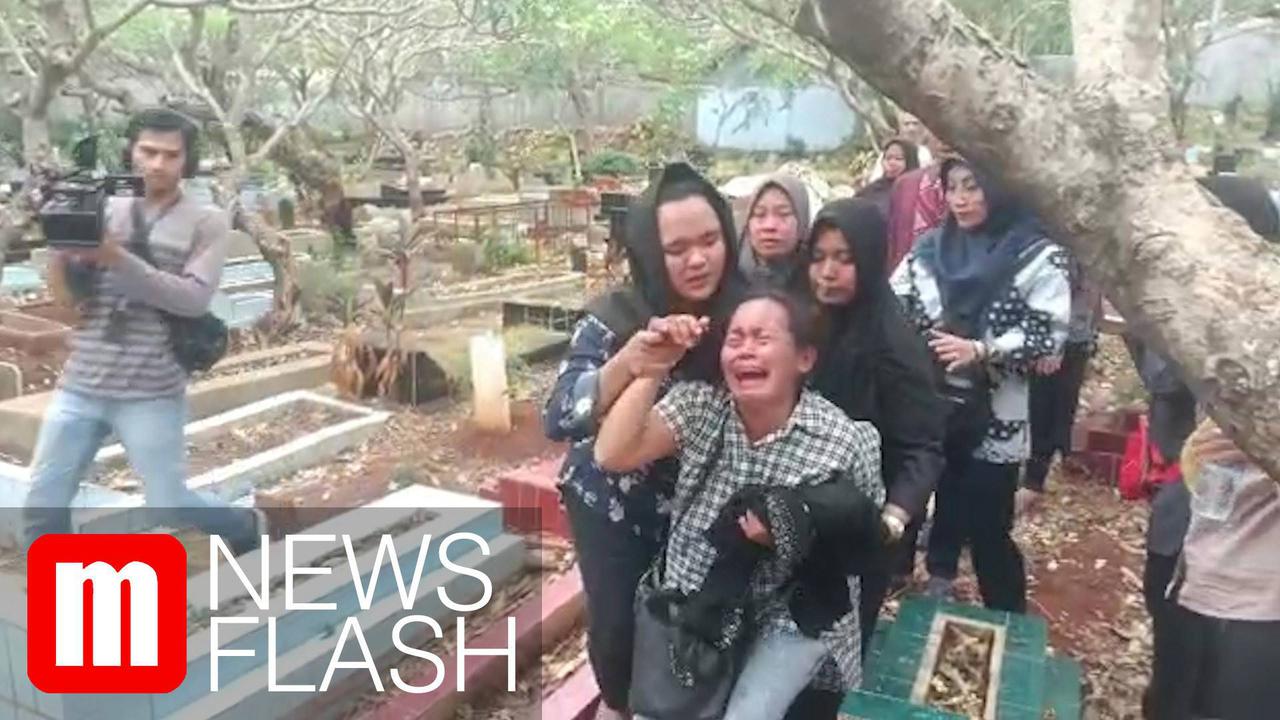 VIDEO: Teriak Anaknya Disiksa, Ibunda Menangis Saat Akbar Alamsyah Dikuburkan