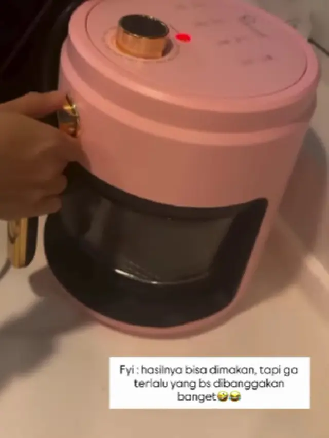 Dapur Nia Ramadhani di Singapura (Foto: Instagram @ramadhaniabakrie)