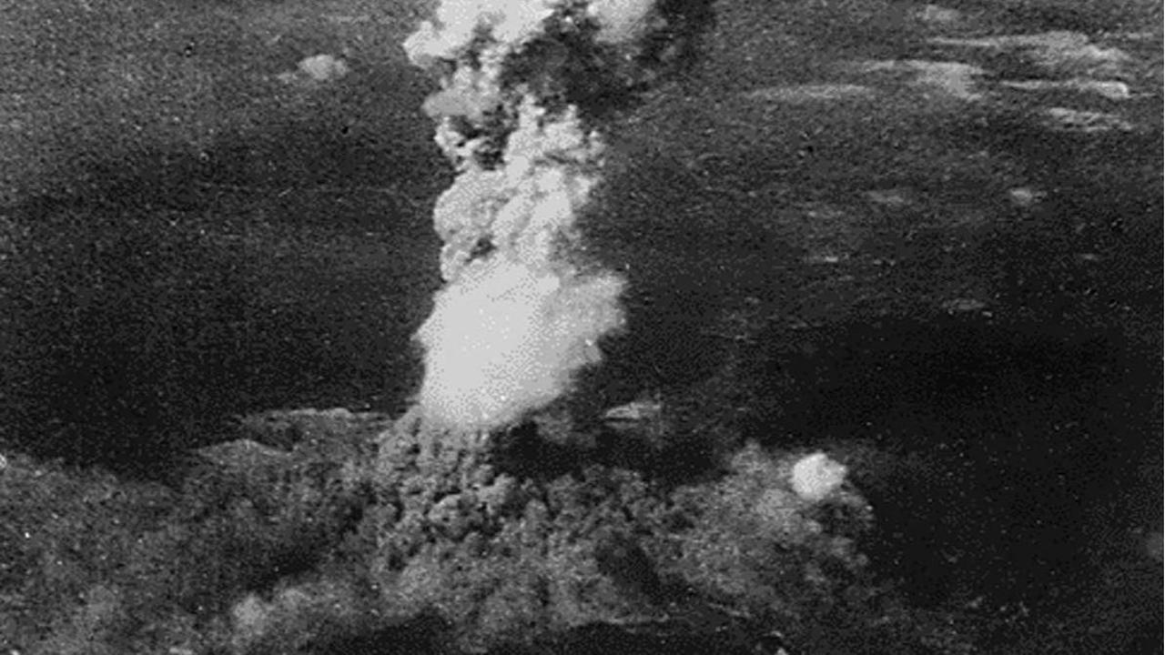 FOTO: 80 Tahun Tragedi Hiroshima, Api Unggun Menyala untuk Perdamaian