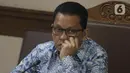 Terdakwa suap pengadaan Baggage Handling System (BHS), Andi Taswin Nur menyimak keterangan saksi saat sidang lanjutan di Pengadilan Tipikor, Jakarta, Senin (18/11/2019). Sidang mendengar keterangan saksi, salah satunya Presdir PT Angkasa Pura (AP) II, M Awaluddin. (Liputan6.com/Helmi Fithriansyah)