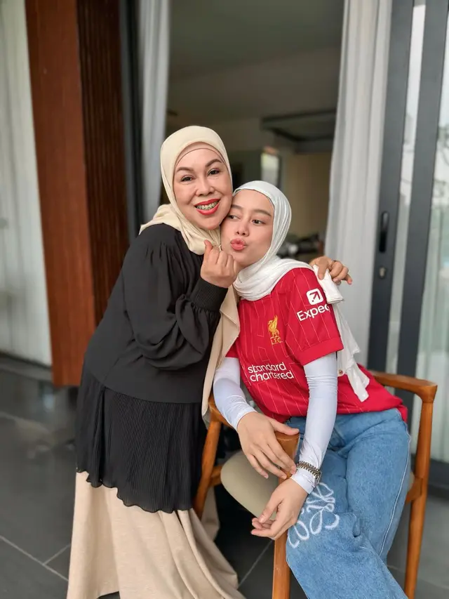 Potret Artis Unggah Momen Peringati Hari Ibu 2025