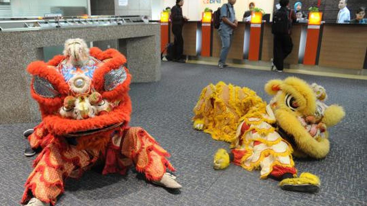 Atraksi barongsai hibur nasabah BNI
