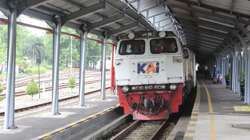 Ilustrasi pemberangkatan Kereta Api dari Staisun Jember (Istimewa)