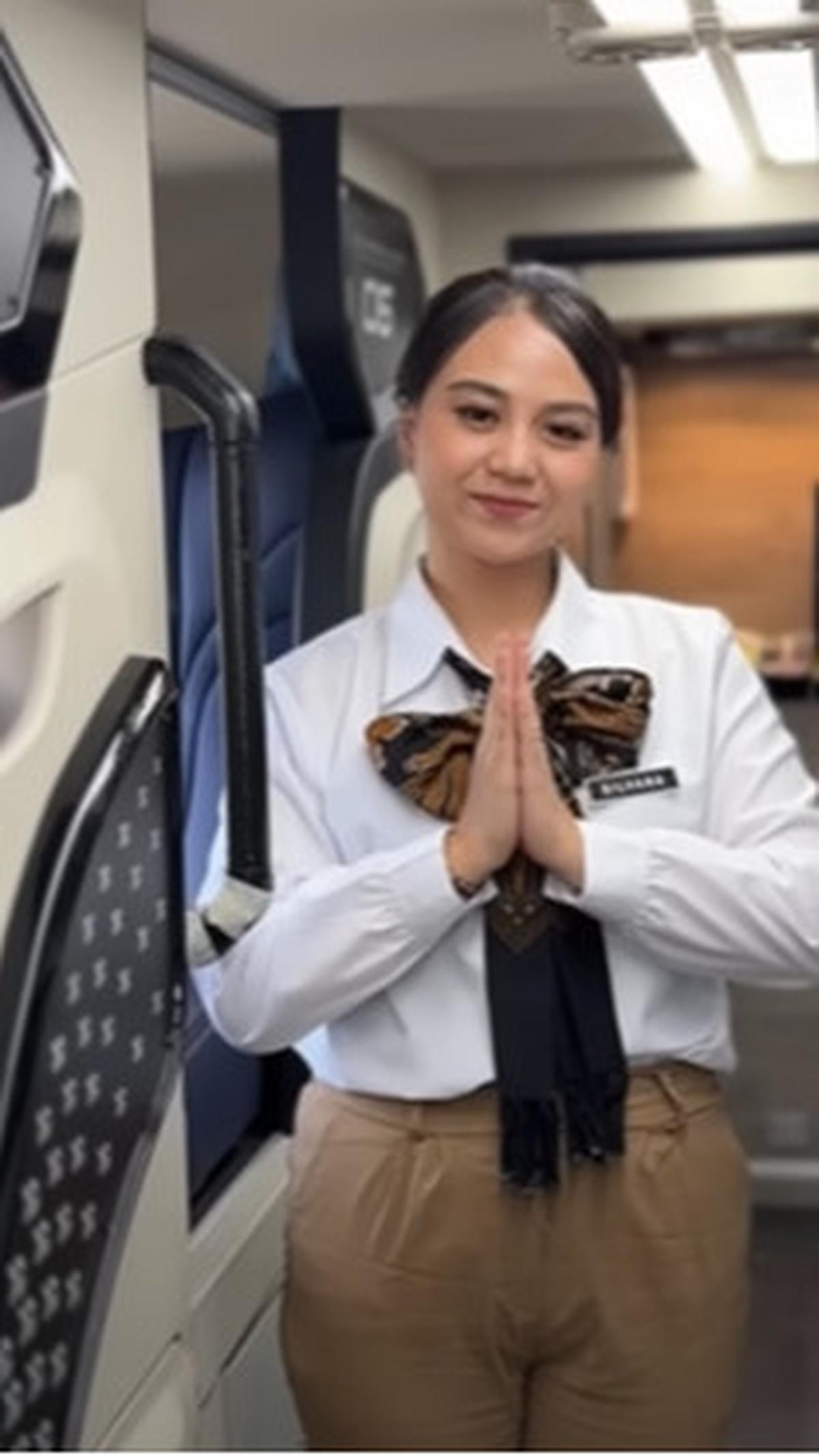 Potret Bus Damri Imperial Suites