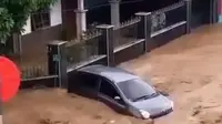 Mobil terseret banjir bandang di Jember, Jawa Timur. (Foto: Istimewa/Liputan6.com)